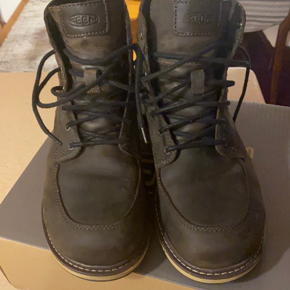 Men’s work boots
